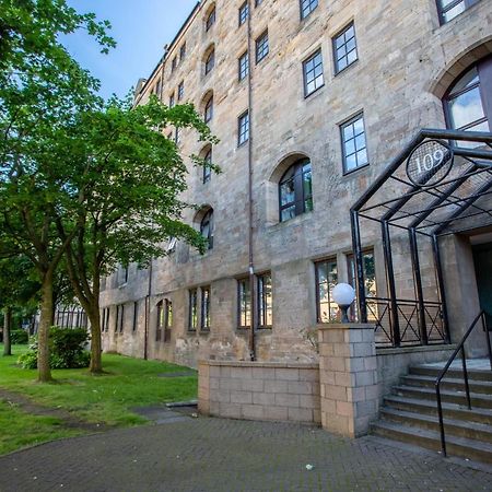 Stunning 2 Bed Merchant City Apartment With Residents Parking Glasgow Eksteriør bilde