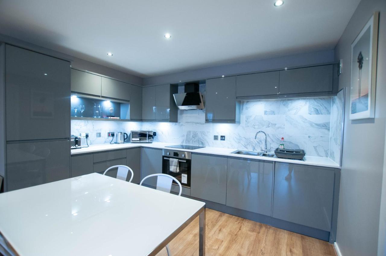 Stunning 2 Bed Merchant City Apartment With Residents Parking Glasgow Eksteriør bilde